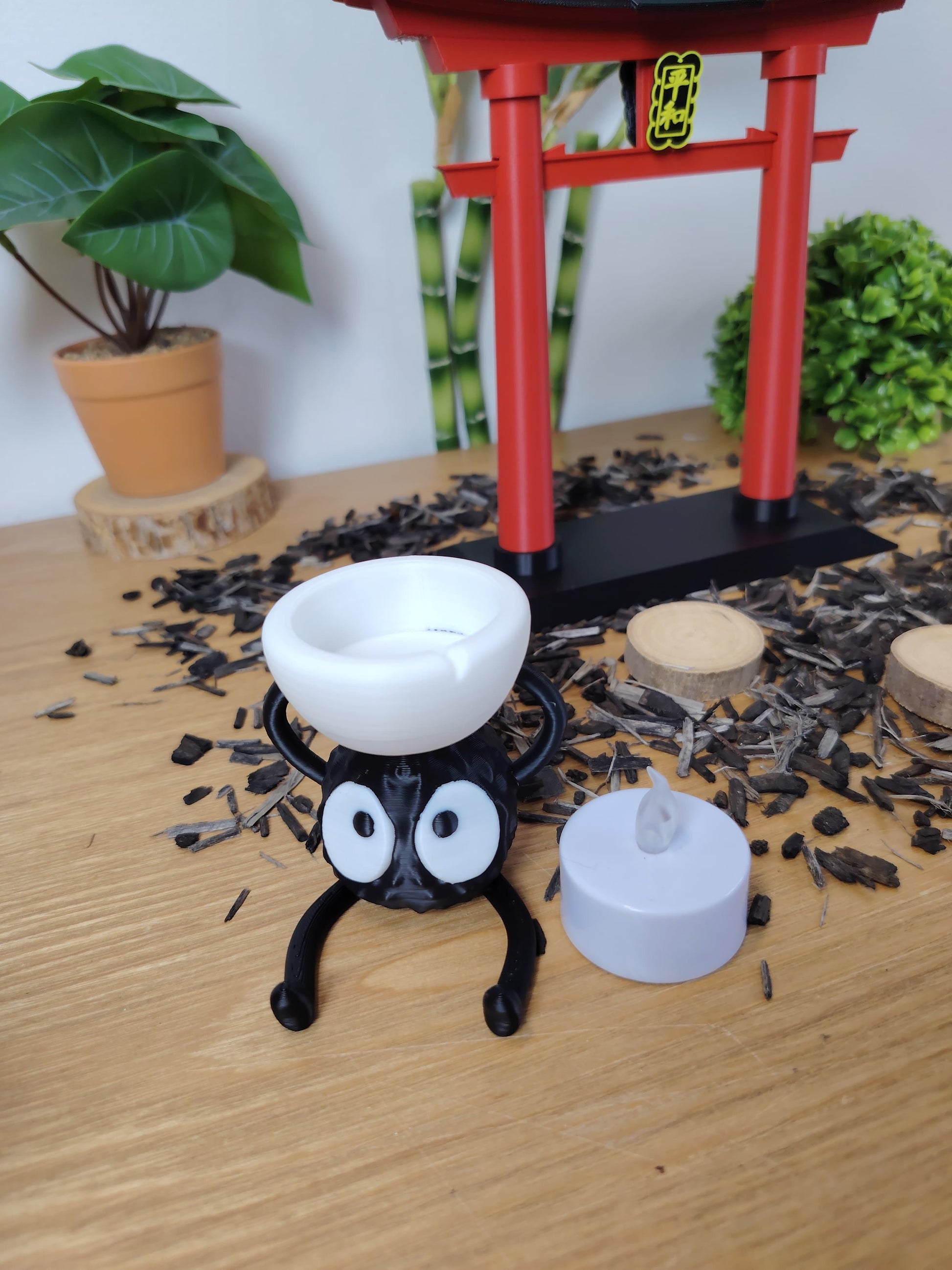 Lot porte torii & bougeoir Susuwatari Ghibli