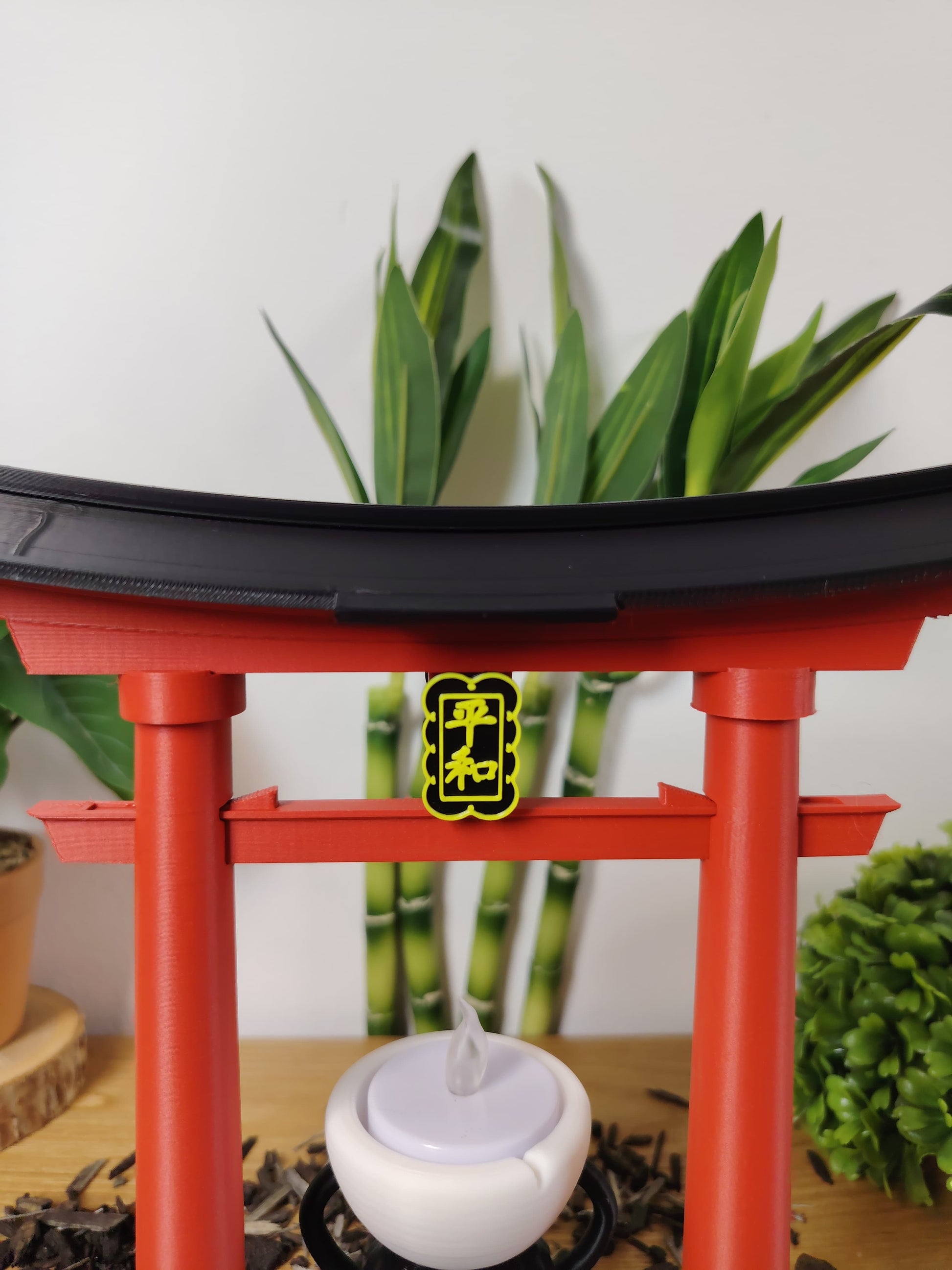 Lot porte torii & bougeoir Susuwatari Ghibli