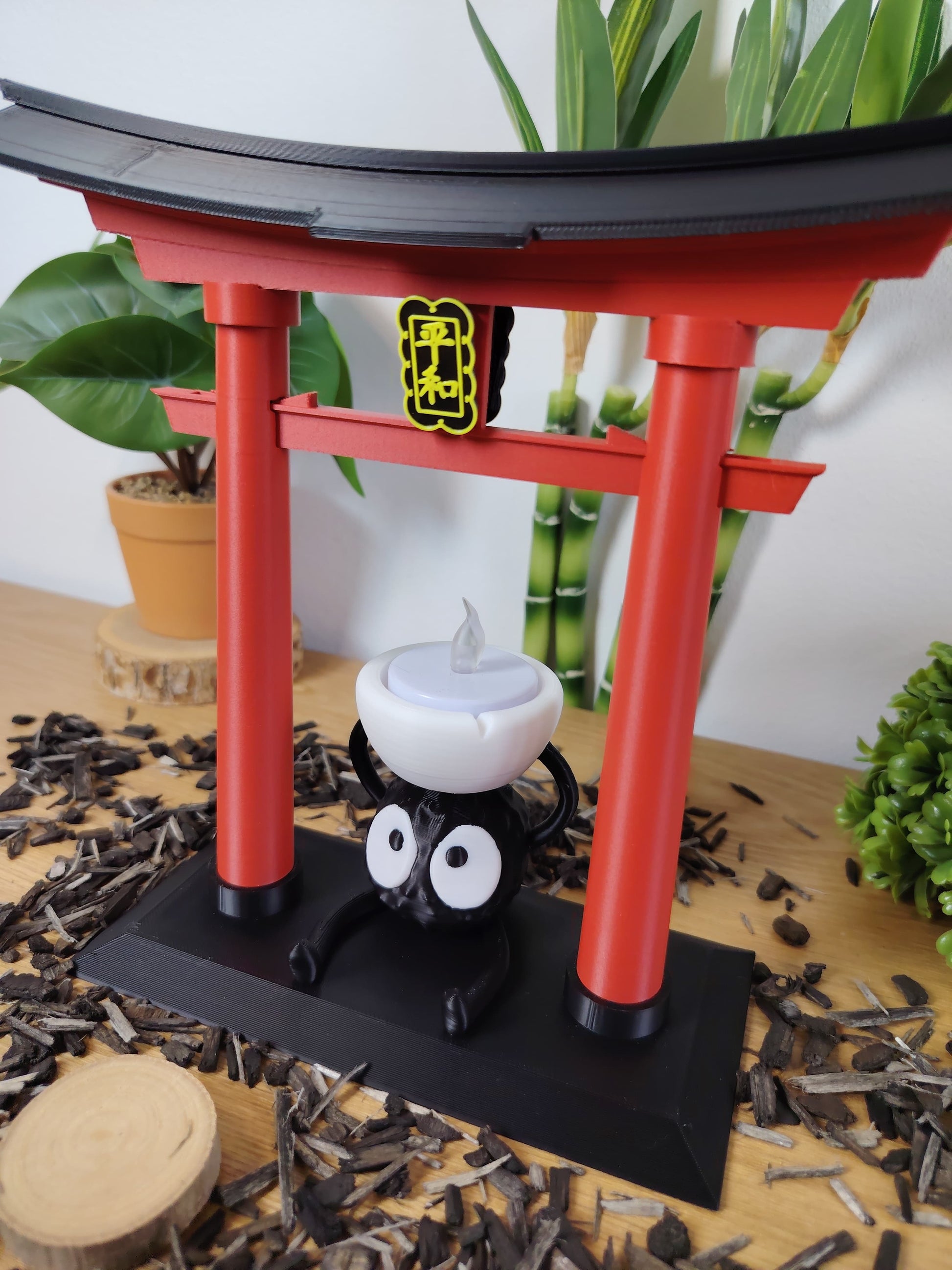 Lot porte torii & bougeoir Susuwatari Ghibli