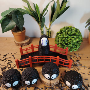 🌸 Lot Décoration Japonaise – Pont Japonais, No-Face & Susuwatari – Univers Ghibli ⛩️✨
