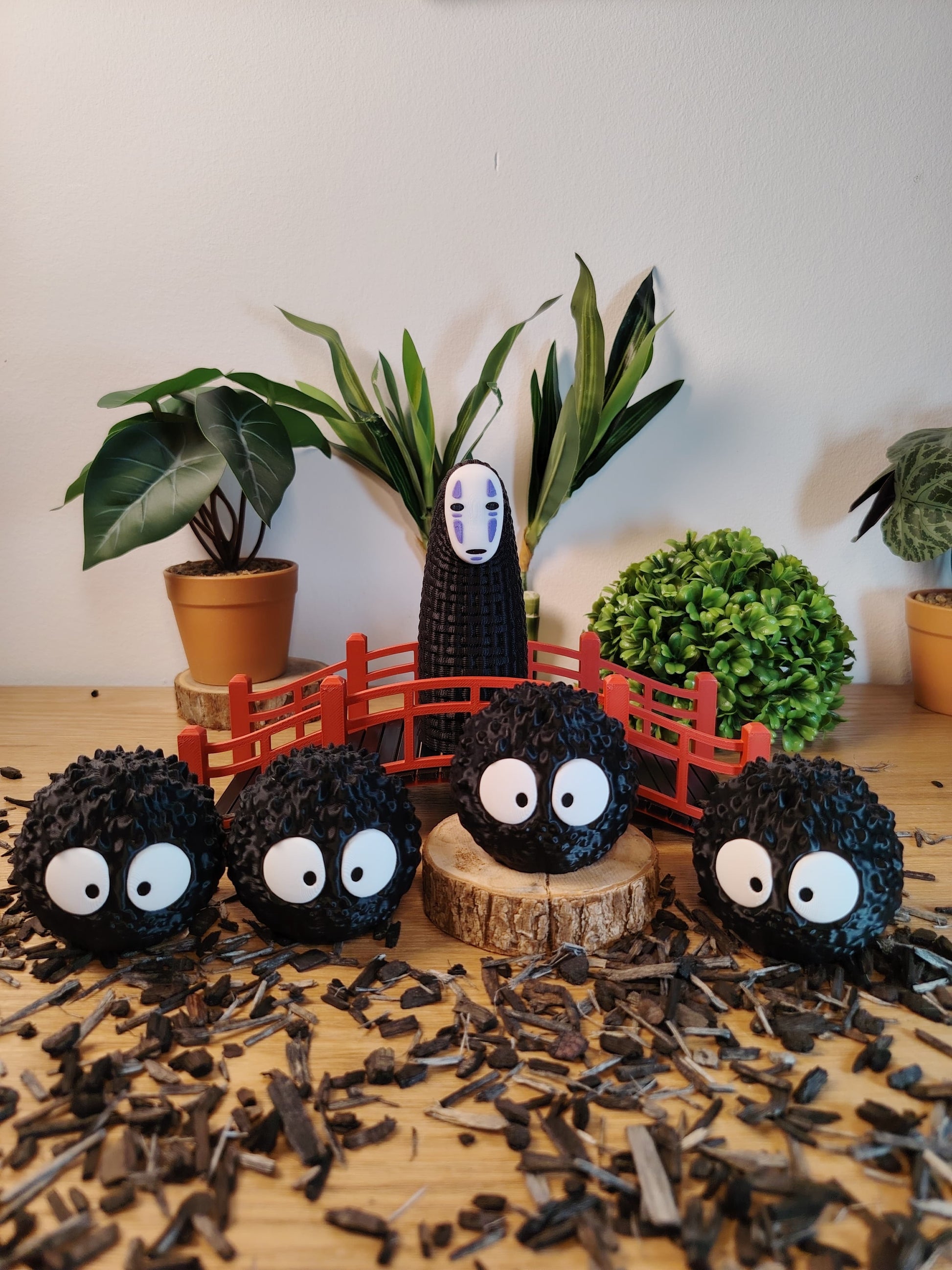 🌸 Lot Décoration Japonaise – Pont Japonais, No-Face & Susuwatari – Univers Ghibli ⛩️✨