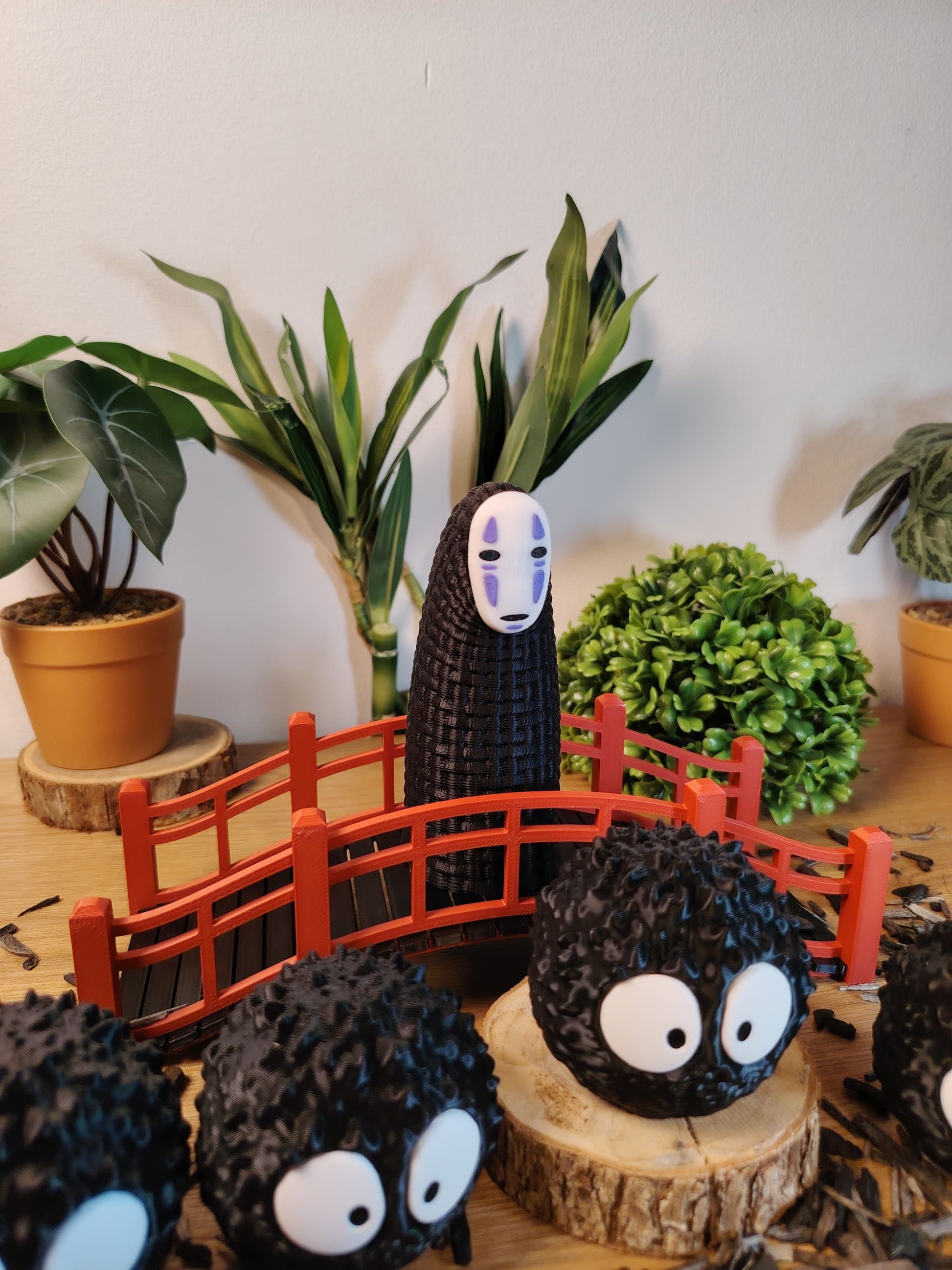 🌸 Lot Décoration Japonaise – Pont Japonais, No-Face & Susuwatari – Univers Ghibli ⛩️✨