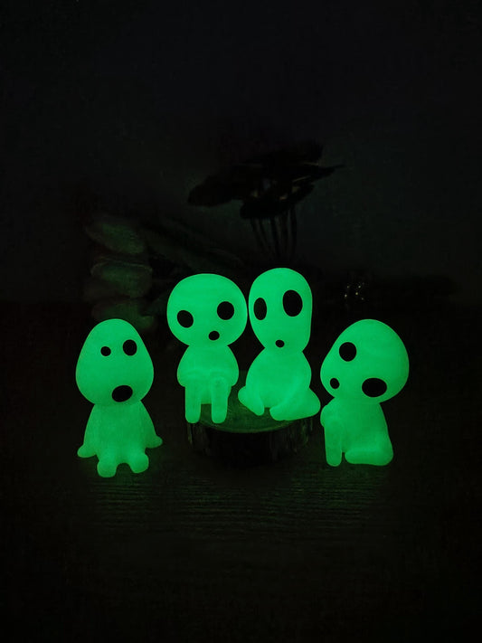 4 figurines kodamas phosphorecent, Princess Mononoke Forest Guardian Spirits for Terrariums & ornement pot de fleur, Ghibli, studio ghibli.