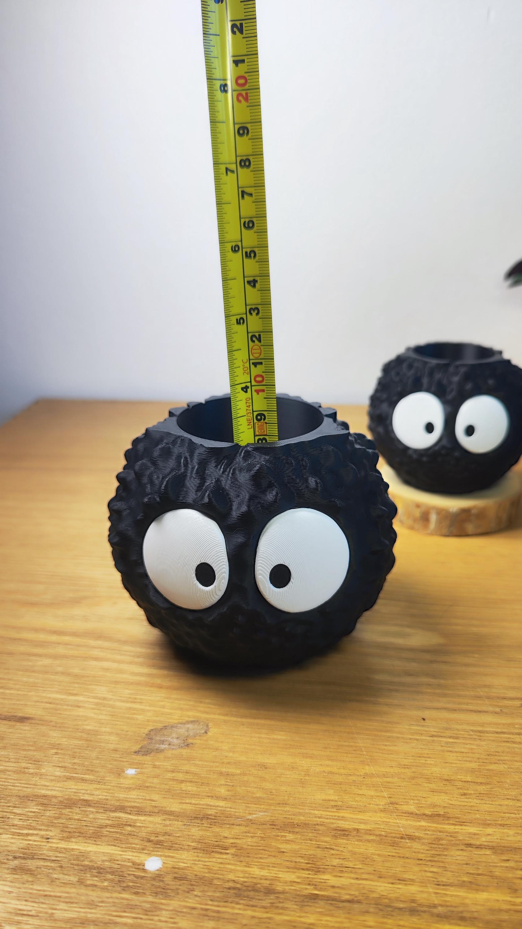 Vase Susuwatari, noiraude Ghibli, le voyage de Chihiro, Totoro, studio Ghibli, Kodama, Miyazaki, pot de fleur