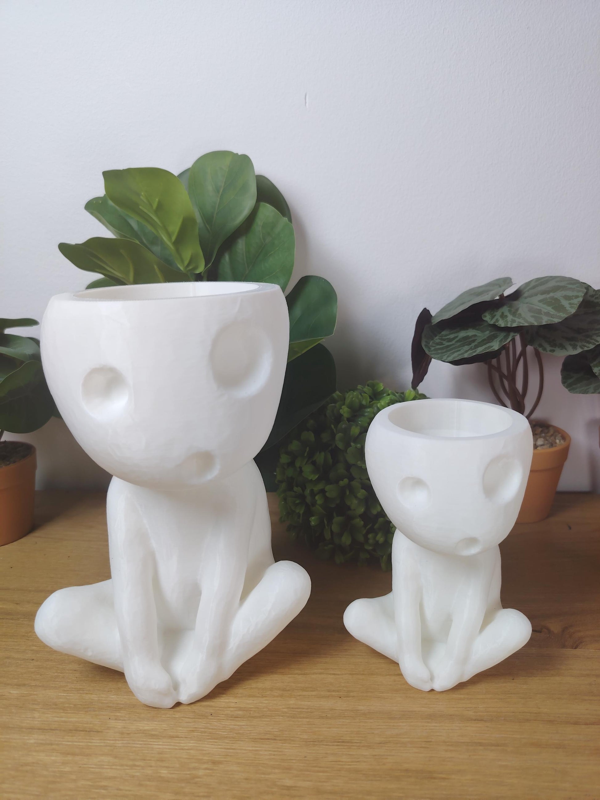 Vase kodama blanc , noiraude Ghibli, le voyage de Chihiro, Totoro, studio Ghibli, princesse Mononoké, Miyazaki, pot de fleur, tree spirit