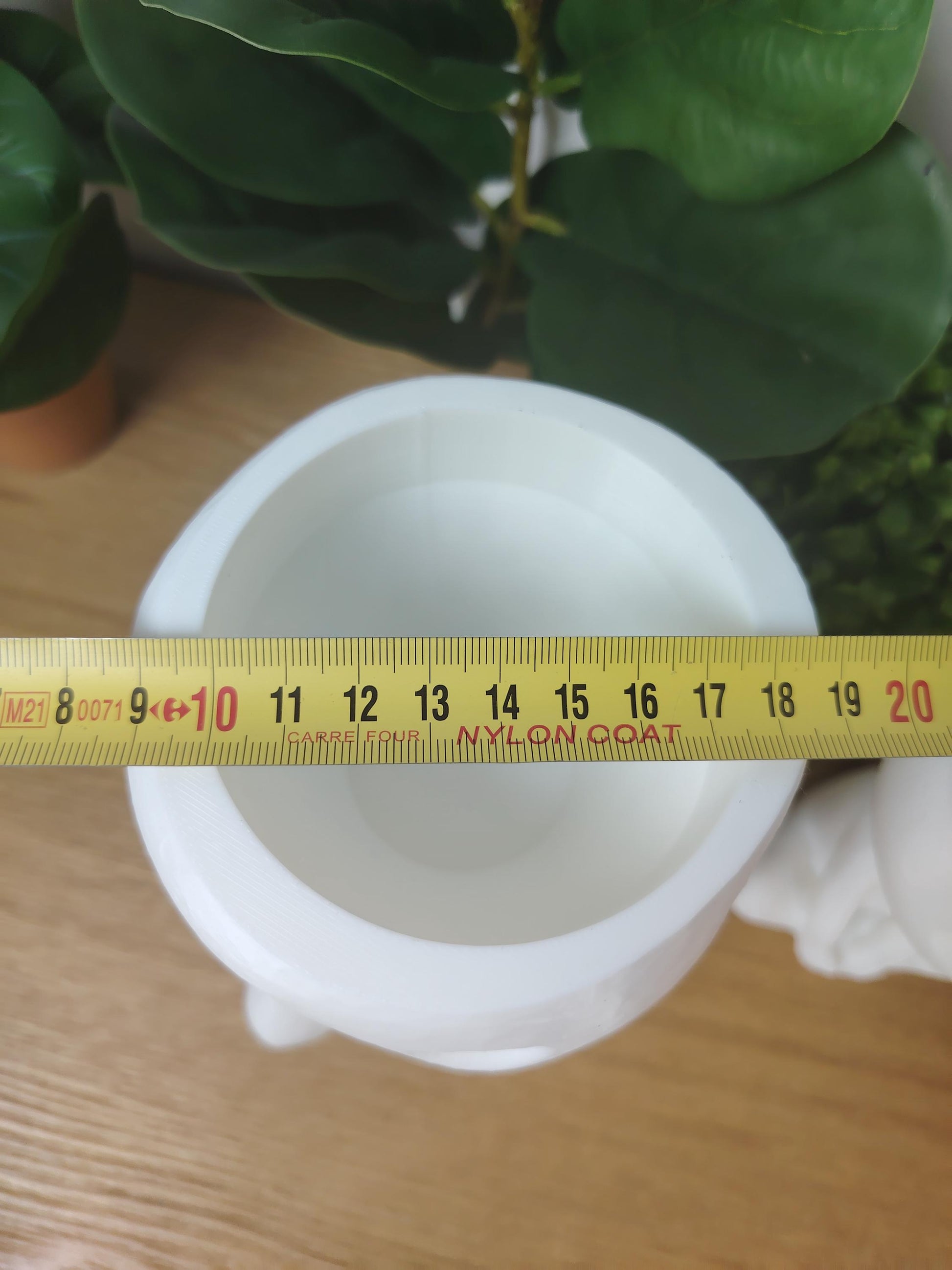 Vase kodama blanc , noiraude Ghibli, le voyage de Chihiro, Totoro, studio Ghibli, princesse Mononoké, Miyazaki, pot de fleur, tree spirit