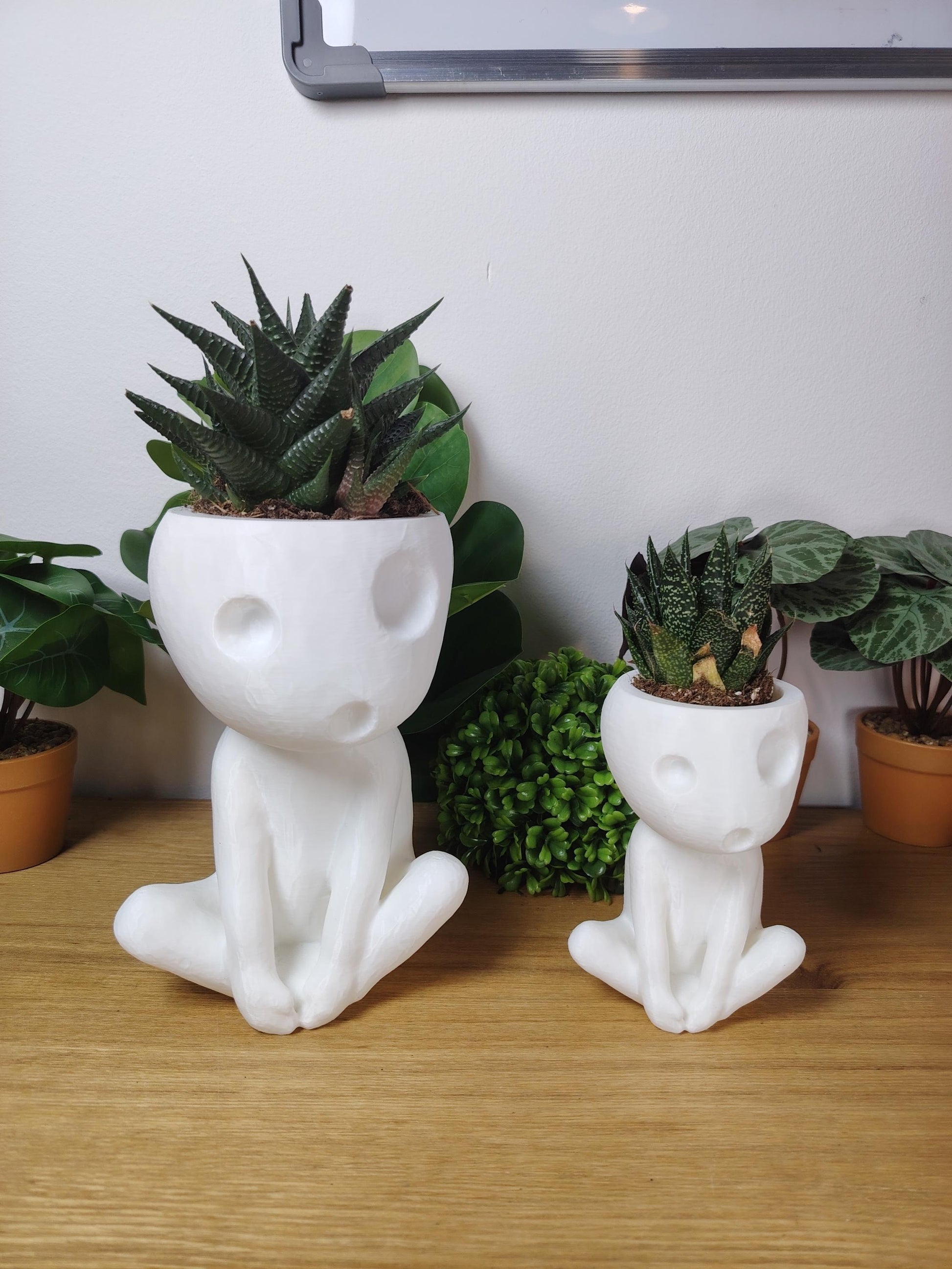 Vase kodama blanc , noiraude Ghibli, le voyage de Chihiro, Totoro, studio Ghibli, princesse Mononoké, Miyazaki, pot de fleur, tree spirit